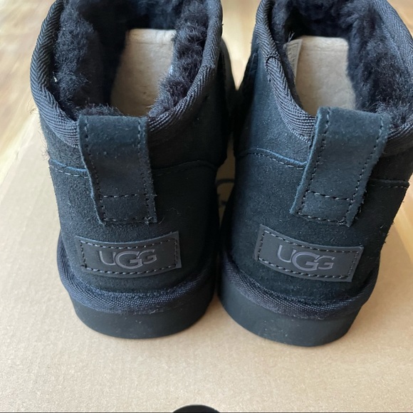 NIB UGG Ultra Mini boots black - Picture 4 of 7